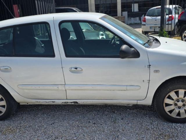 RENAULT Clio II Campus Evolution 5 Portes 1.2 i 16V eco2 75 cv. 134 000Kms 