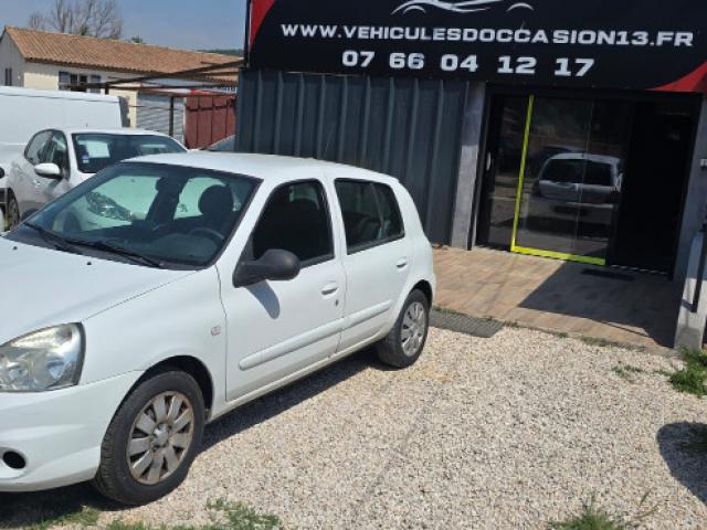 RENAULT Clio II Campus Evolution 5 Portes 1.2 i 16V eco2 75 cv. 134 000Kms 